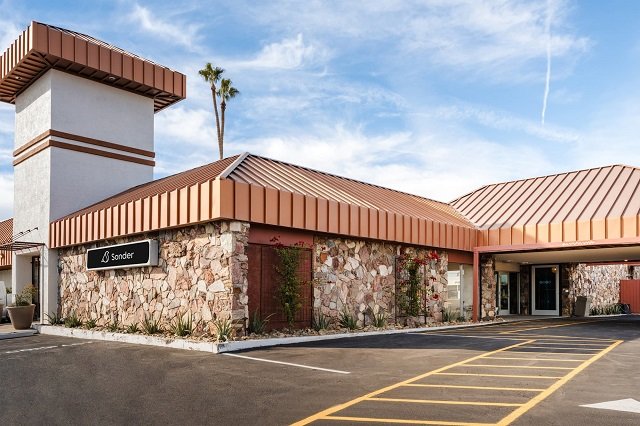 The Mariposa (formerly Papago Inn)